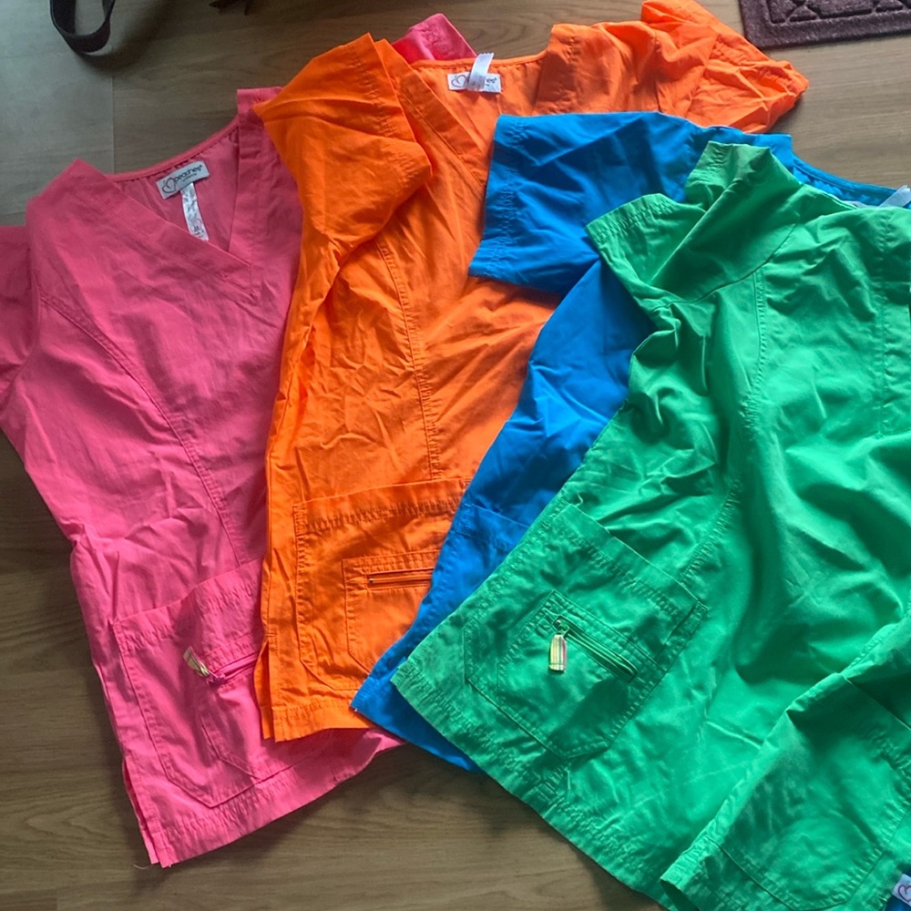 Peaches scrub tops